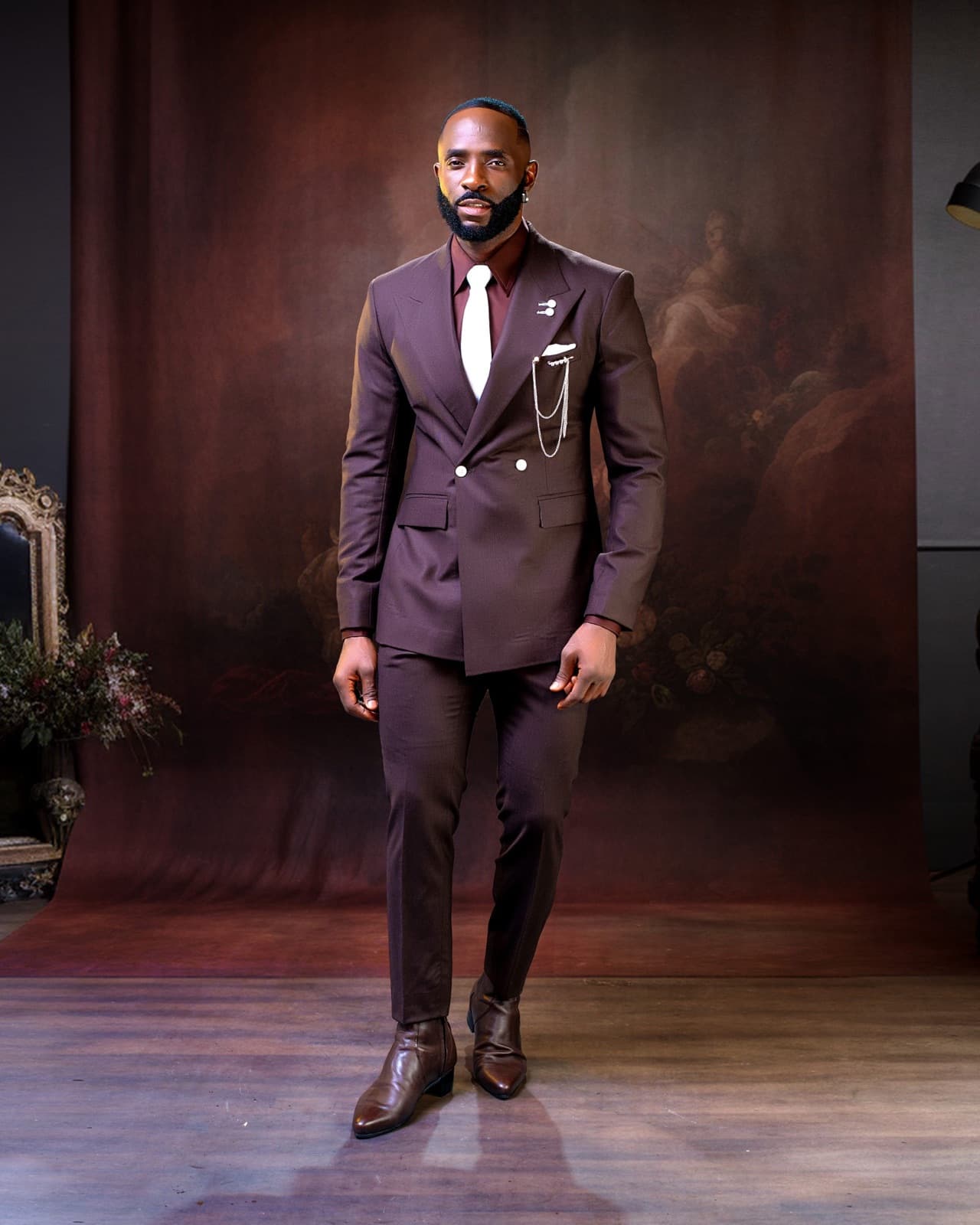 Brown double-breasted suit.